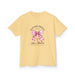 T-shirt jaune pâle pour enfant avec un motif de nœud vichy rose et une croix chrétienne.