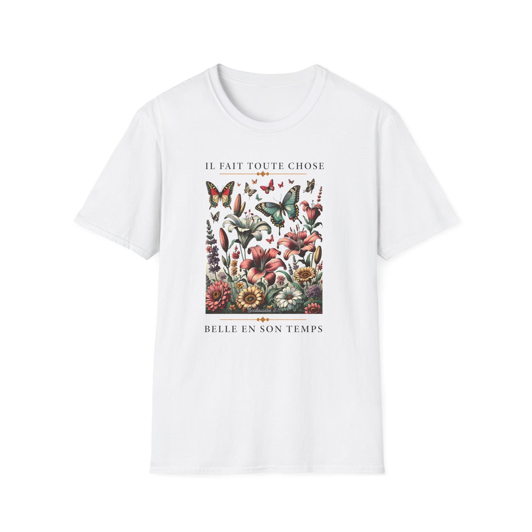 T-shirt blanc pour femme orné d'une illustration florale vintage avec des papillons et du texte.