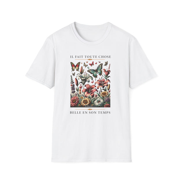 T-shirt blanc pour femme orné d'une illustration florale vintage avec des papillons et du texte.
