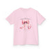 T-shirt rose pour enfant orné d'un ruban aquarelle et du verset biblique Jacques 1:17.