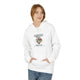 Une femme porte un sweat à capuche blanc avec une illustration de cœur floral et un texte chrétien.