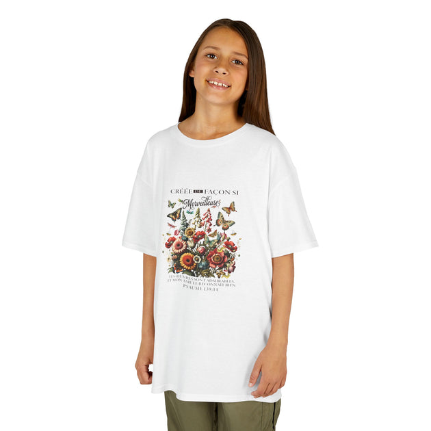 T-shirt enfant blanc avec fleurs vintage et verset Psaume 139:14 en français.