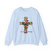 Sweat-shirt bleu clair avec une croix florale, une colombe et l'inscription Tout est accompli.