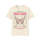 T-shirt beige en coton avec un papillon et le verset biblique 2 Corinthiens 5:17 imprimé.