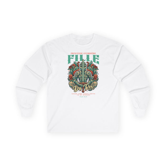 T-shirt blanc à manches longues pour femme avec une illustration de chevalier et texte religieux.