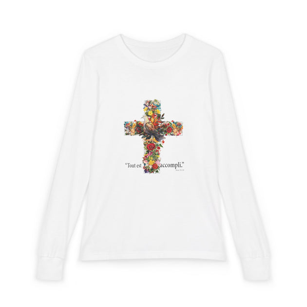 T-shirt blanc à manches longues pour enfant avec une croix fleurie et l'inscription Tout est accompli.