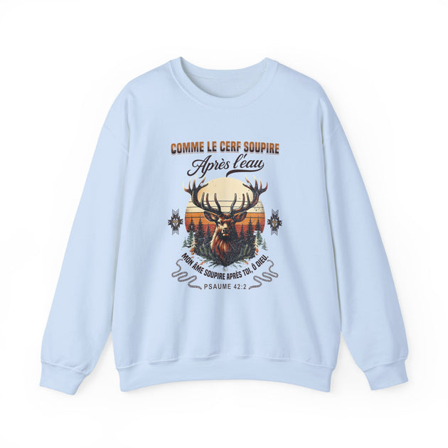 Sweat-shirt bleu clair avec une illustration de cerf et le texte biblique Psaume 42:2.