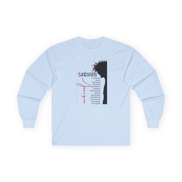 T-shirt bleu clair à manches longues avec une illustration religieuse et du texte en français.