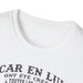T-shirt blanc à col rond pour femme avec une inscription imprimée en noir sur la poitrine.
