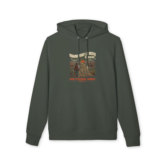 Sweat à capuche vert foncé avec une illustration de cowboy et un texte religieux sur la poitrine.