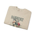 Sweat-shirt beige plié avec une illustration de cœur floral, un papillon et le mot Magnifiquement.