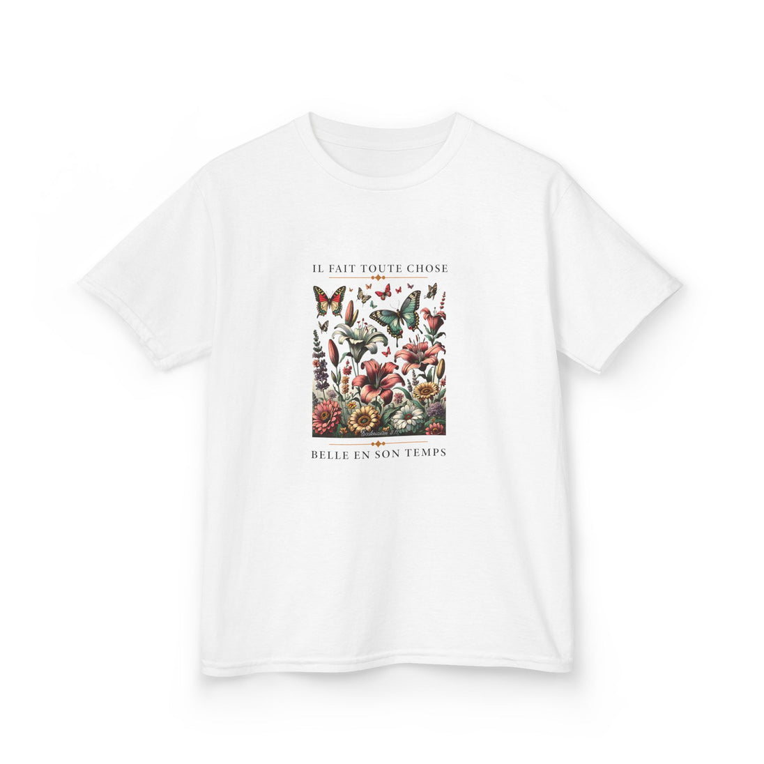 T-shirt blanc pour enfant avec une illustration de fleurs et papillons et une inscription française.