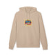 Sweat à capuche beige en coton bio avec le motif Jésus est mon superhéros sur la poitrine.