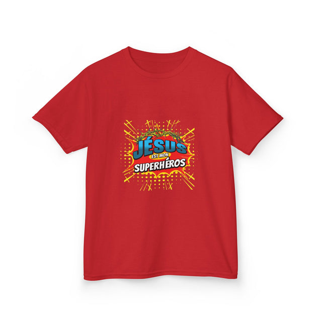 T-shirt rouge pour enfant avec une illustration style bande dessinée et le texte Jésus est mon superhéros.